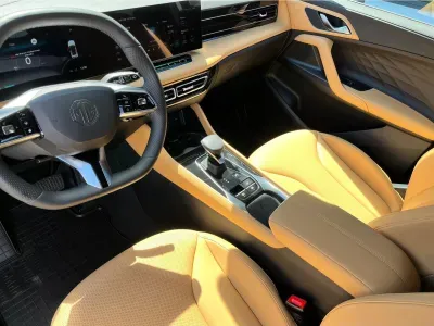 SREBRNY SUV MG HS z 2026 r., HYBRYDA/BENZYNA, skrzynia biegów AUTOMATYCZNA 224KM, zdjęcie 4 z 19