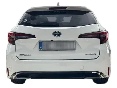 BIAŁY KOMBI TOYOTA COROLLA z 2023 r., HYBRYDA/BENZYNA, skrzynia biegów AUTOMATYCZNA 140KM, zdjęcie 13 z 19