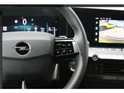 ZŁOTY HATCHBACK OPEL ASTRA VI z 2024 r., BENZYNA, skrzynia biegów AUTOMATYCZNA 130KM, zdjęcie 2 z 16