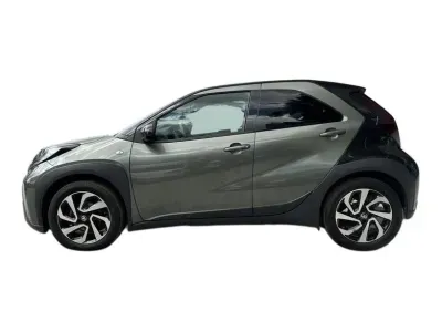 ZIELONY SUV TOYOTA AYGO X z 2022 r., BENZYNA, skrzynia biegów MANUALNA 72KM, zdjęcie 11 z 18