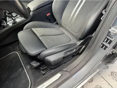SZARY SEDAN BMW SERIE 2 z 2023 r., BENZYNA, skrzynia biegów AUTOMATYCZNA 136KM, zdjęcie 2 z 18
