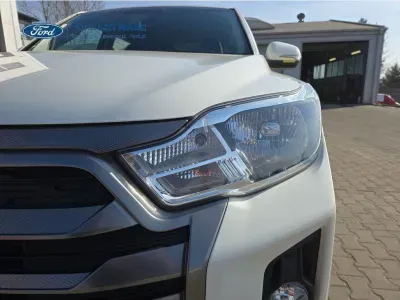 BIAŁY SUV SSANGYONG MUSSO z 2022 r., DIESEL, skrzynia biegów MANUALNA 148KM, zdjęcie 21 z 27