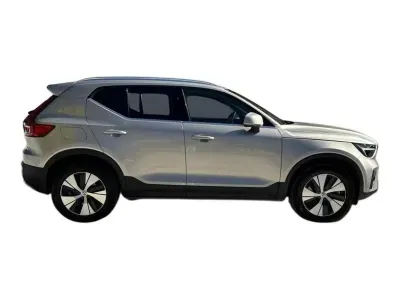SREBRNY SUV VOLVO XC40 z 2023 r., HYBRYDA/BENZYNA, skrzynia biegów AUTOMATYCZNA 211KM, zdjęcie 18 z 19