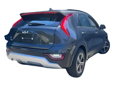 SZARY CROSSOVER KIA NIRO z 2026 r., HYBRYDA/BENZYNA, skrzynia biegów AUTOMATYCZNA 136KM, zdjęcie 4 z 10