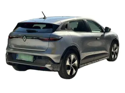 SZARY HATCHBACK RENAULT MEGANE-E-TECH ELECTRIC z 2023 r., ELEKTRYCZNY, skrzynia biegów AUTOMATYCZNA 218KM, zdjęcie 14 z 17