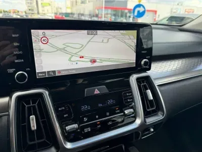 SZARY SUV KIA SORENTO z 2021 r., HYBRYDA/BENZYNA, skrzynia biegów AUTOMATYCZNA 169KM, zdjęcie 22 z 24