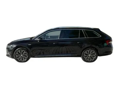 CZARNY KOMBI SKODA SUPERB z 2022 r., DIESEL, skrzynia biegów AUTOMATYCZNA 150KM, zdjęcie 12 z 19