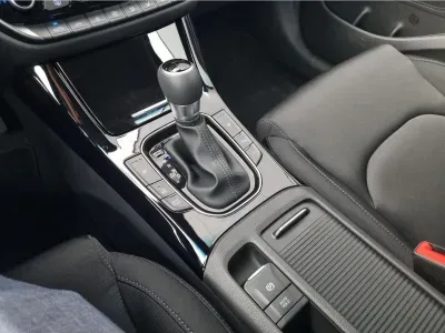 NIEBIESKI HATCHBACK HYUNDAI I30 z 2026 r., BENZYNA, skrzynia biegów AUTOMATYCZNA 150KM, zdjęcie 5 z 15