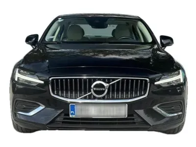 CZARNY SEDAN VOLVO S60 z 2022 r., BENZYNA, skrzynia biegów AUTOMATYCZNA 197KM, zdjęcie 16 z 17