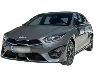 CZARNY HATCHBACK KIA CEED z 2022 r., BENZYNA, skrzynia biegów AUTOMATYCZNA 160KM, zdjęcie główne