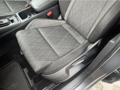 SZARY SUV SKODA KAROQ z 2023 r., DIESEL, skrzynia biegów AUTOMATYCZNA 150KM, zdjęcie 4 z 19
