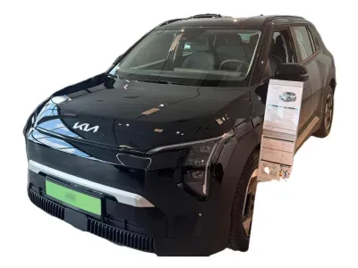 CZARNY KOMBI KIA EV3 z 2025 r., ELEKTRYCZNY, skrzynia biegów AUTOMATYCZNA 204KM, zdjęcie 2 z 5