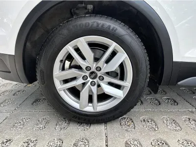 BIAŁY SUV AUDI Q5 z 2022 r., DIESEL, skrzynia biegów AUTOMATYCZNA 163KM, zdjęcie 14 z 19