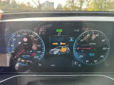 CZARNY SUV MERCEDES CLASE EQC z 2020 r., ELEKTRYCZNY, skrzynia biegów AUTOMATYCZNA 408KM, zdjęcie 9 z 19