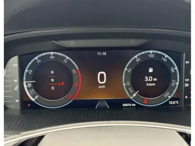 SREBRNY SEDAN SKODA OCTAVIA LIM. z 2023 r., BENZYNA, skrzynia biegów AUTOMATYCZNA 190KM, zdjęcie 6 z 15