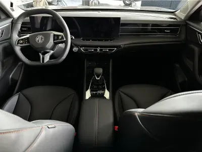 SREBRNY SUV MG HS `25 HEV z 2026 r., HYBRYDA/BENZYNA, skrzynia biegów AUTOMATYCZNA 224KM, zdjęcie 6 z 11
