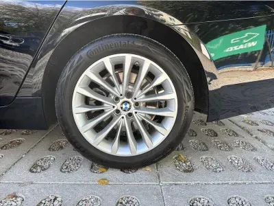 CZARNY SEDAN BMW SERIE 5 z 2022 r., BENZYNA, skrzynia biegów AUTOMATYCZNA 252KM, zdjęcie 5 z 19