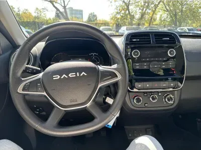 CZERWONY HATCHBACK DACIA SPRING ELECTIC z 2023 r., ELEKTRYCZNY, skrzynia biegów AUTOMATYCZNA 45KM, zdjęcie 2 z 19