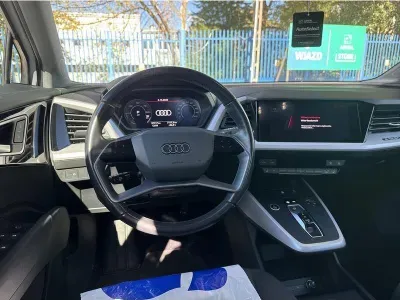 SZARY SUV AUDI Q4-E-TRON z 2023 r., ELEKTRYCZNY, skrzynia biegów AUTOMATYCZNA 204KM, zdjęcie 16 z 19