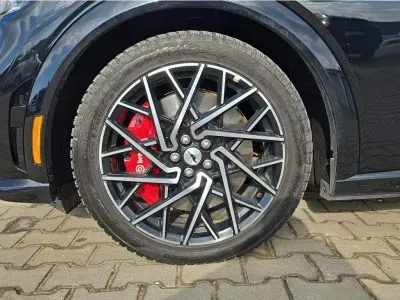 CZARNY SUV FORD MUSTANG MACH-E z 2022 r., ELEKTRYCZNY, skrzynia biegów AUTOMATYCZNA 358KM, zdjęcie 8 z 29