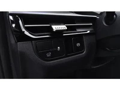 CZARNY SUV KIA SPORTAGE z 2026 r., BENZYNA, skrzynia biegów AUTOMATYCZNA 150KM, zdjęcie 10 z 16