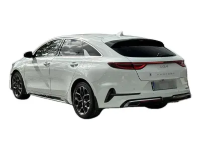 BIAŁY KOMBI KIA PROCEED z 2023 r., BENZYNA, skrzynia biegów AUTOMATYCZNA 160KM, zdjęcie 2 z 18
