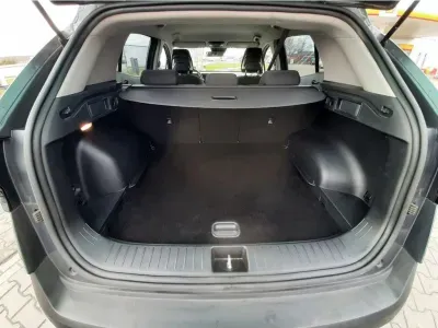 SZARY SUV KIA SPORTAGE z 2023 r., BENZYNA, skrzynia biegów MANUALNA 110KM, zdjęcie 9 z 25