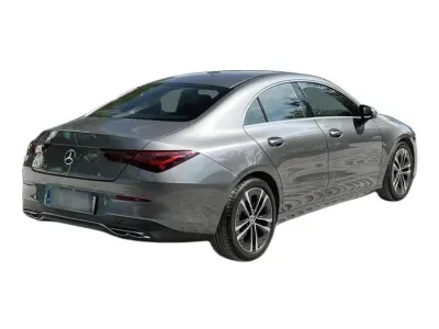 SZARY SEDAN MERCEDES CLASE CLA z 2023 r., BENZYNA, skrzynia biegów AUTOMATYCZNA 150KM, zdjęcie 14 z 18