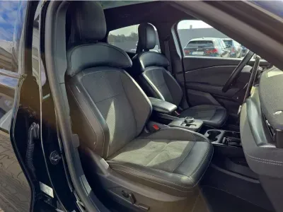 CZARNY SUV FORD MUSTANG MACH-E z 2022 r., ELEKTRYCZNY, skrzynia biegów AUTOMATYCZNA 358KM, zdjęcie 13 z 29