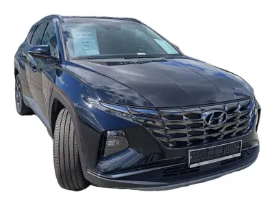 CZARNY SUV HYUNDAI TUCSON z 2024 r., HYBRYDA/BENZYNA, skrzynia biegów AUTOMATYCZNA 230KM, zdjęcie główne