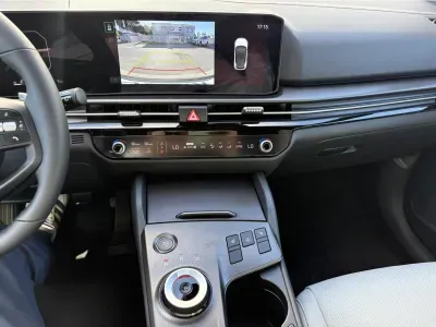CZARNY SUV KIA SPORTAGE z 2026 r., BENZYNA, skrzynia biegów AUTOMATYCZNA 150KM, zdjęcie 15 z 18