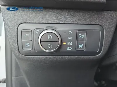 BIAŁY SUV FORD KUGA z 2022 r., HYBRYDA/BENZYNA, skrzynia biegów AUTOMATYCZNA 112KM, zdjęcie 27 z 28