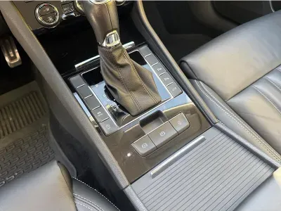CZARNY KOMBI SKODA SUPERB z 2022 r., DIESEL, skrzynia biegów AUTOMATYCZNA 150KM, zdjęcie 19 z 19