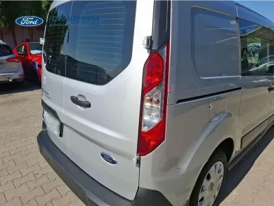 SREBRNY KOMBI FORD TRANSIT CONNECT z 2023 r., DIESEL, skrzynia biegów MANUALNA 74KM, zdjęcie 11 z 24