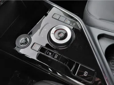 SZARY SUV KIA NIRO z 2026 r., HYBRYDA/BENZYNA, skrzynia biegów AUTOMATYCZNA 100KM, zdjęcie 15 z 23