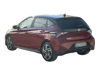 CZERWONY HATCHBACK HYUNDAI I20 z 2025 r., BENZYNA, skrzynia biegów AUTOMATYCZNA 101KM, zdjęcie 7 z 19