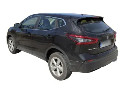 CZARNY SUV NISSAN QASHQAI z 2018 r., BENZYNA, skrzynia biegów MANUALNA 116KM, zdjęcie 4 z 11