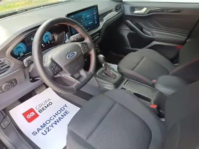 CZARNY KOMBI FORD FOCUS z 2025 r., HYBRYDA/BENZYNA, skrzynia biegów AUTOMATYCZNA 155KM, zdjęcie 15 z 16