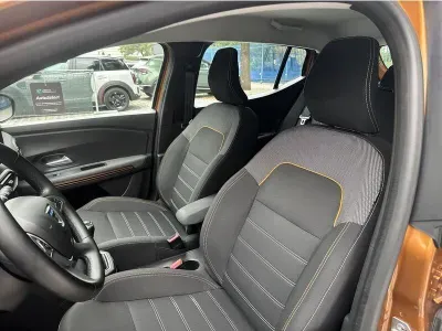 POMARAŃCZOWY HATCHBACK DACIA SANDERO III z 2022 r., BENZYNA, skrzynia biegów MANUALNA 90KM, zdjęcie 8 z 19