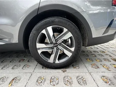 SZARY SUV KIA SORENTO z 2023 r., HYBRYDA/BENZYNA, skrzynia biegów AUTOMATYCZNA 230KM, zdjęcie 3 z 19