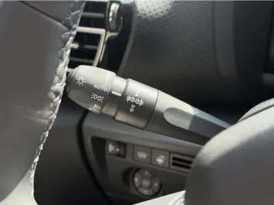 BIAŁY SEDAN CITROEN C4 z 2026 r., HYBRYDA/BENZYNA, skrzynia biegów AUTOMATYCZNA 145KM, zdjęcie 3 z 15