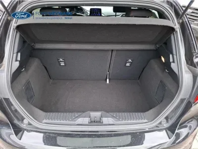 CZARNY HATCHBACK FORD FIESTA z 2023 r., BENZYNA, skrzynia biegów MANUALNA 74KM, zdjęcie 16 z 27
