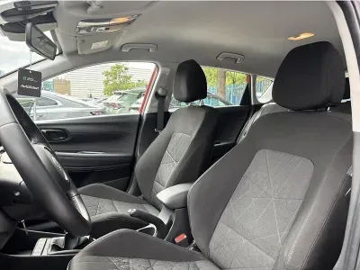 CZERWONY SUV HYUNDAI BAYON z 2023 r., BENZYNA, skrzynia biegów MANUALNA 101KM, zdjęcie 5 z 19