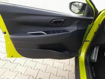 ZIELONY CROSSOVER HYUNDAI BAYON z 2025 r., BENZYNA, skrzynia biegów MANUALNA 101KM, zdjęcie 6 z 13