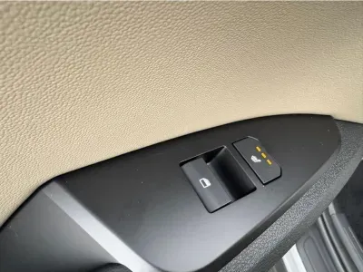 SZARY SUV KIA SPORTAGE z 2026 r., HYBRYDA/BENZYNA, skrzynia biegów AUTOMATYCZNA 176KM, zdjęcie 23 z 25