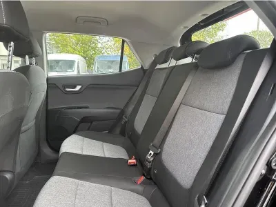 CZARNY SUV KIA STONIC z 2024 r., BENZYNA, skrzynia biegów AUTOMATYCZNA 101KM, zdjęcie 5 z 19