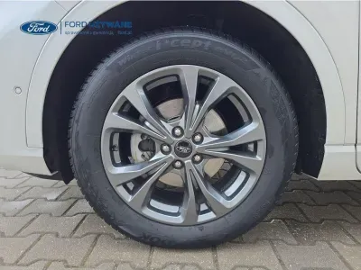 BIAŁY SUV FORD KUGA z 2020 r., BENZYNA, skrzynia biegów MANUALNA 110KM, zdjęcie 16 z 28