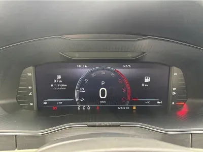 CZARNY KOMBI SKODA SUPERB z 2022 r., DIESEL, skrzynia biegów AUTOMATYCZNA 150KM, zdjęcie 14 z 19