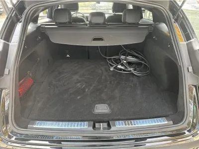CZARNY SUV MERCEDES CLASE EQC z 2020 r., ELEKTRYCZNY, skrzynia biegów AUTOMATYCZNA 408KM, zdjęcie 13 z 19