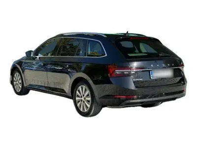 CZARNY KOMBI SKODA SUPERB z 2022 r., BENZYNA, skrzynia biegów AUTOMATYCZNA 190KM, zdjęcie 6 z 19